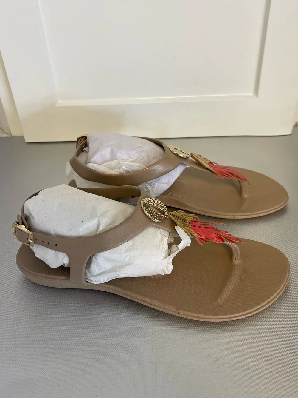 Okabashi Women’s Strappy Tan, Orange, Gold Feather Accents Sandals Sz 6